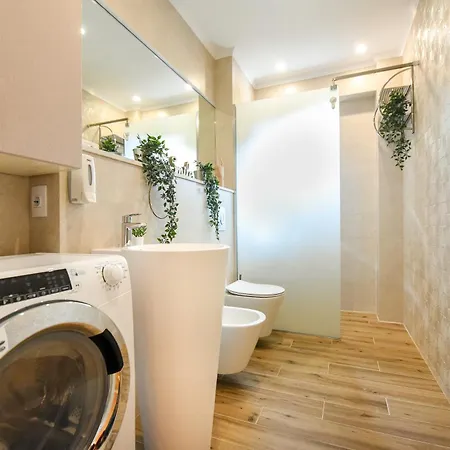 Mohost Centrum - Urban Retreat In Center Apartment