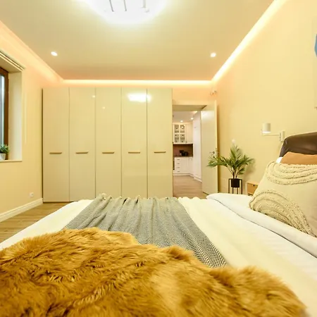 Mohost Centrum - Urban Retreat In Center Apartment *