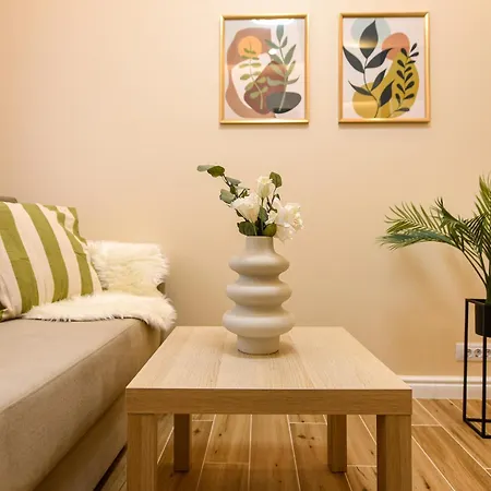 Апартаменти Mohost Centrum - Urban Retreat In Center *
