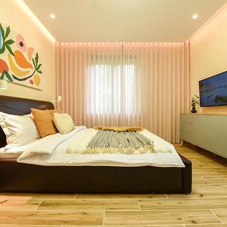 Mohost Centrum - Urban Retreat In Center Apartment