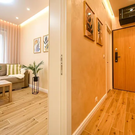 Mohost Centrum - Urban Retreat In Center Apartment *