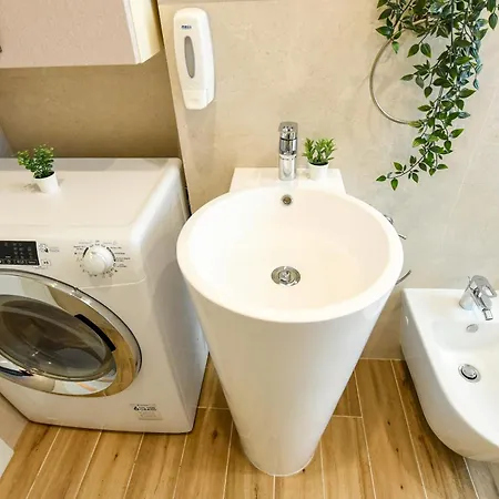 Mohost Centrum - Urban Retreat In Center Апартаменти Брашов