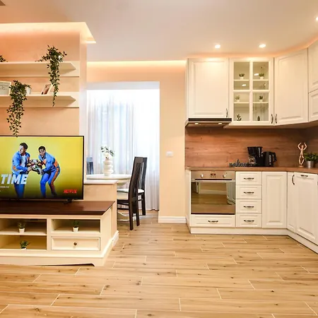 Mohost Centrum - Urban Retreat In Center Apartment