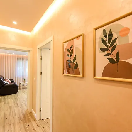 Апартаменти Mohost Centrum - Urban Retreat In Center *